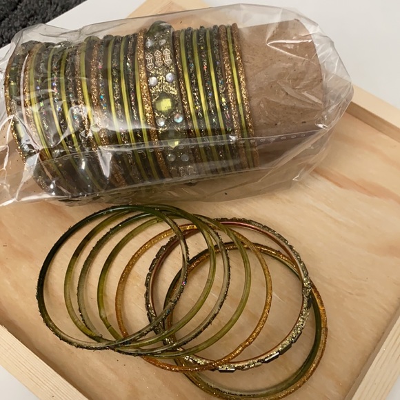Individual bangles. - Picture 2 of 2